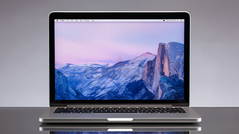 Apple Macbook Pro 2015 A1502| Core i5 | 16 x 512 GB | 13.3 Retina Display